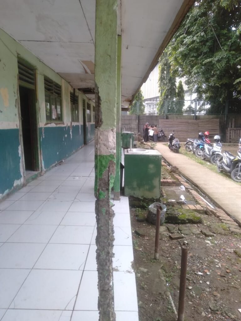 Miris, Gedung SDN Tanjungsari 01 Kecamatan Cikarang Utara Butuh Perhatian Khusus 