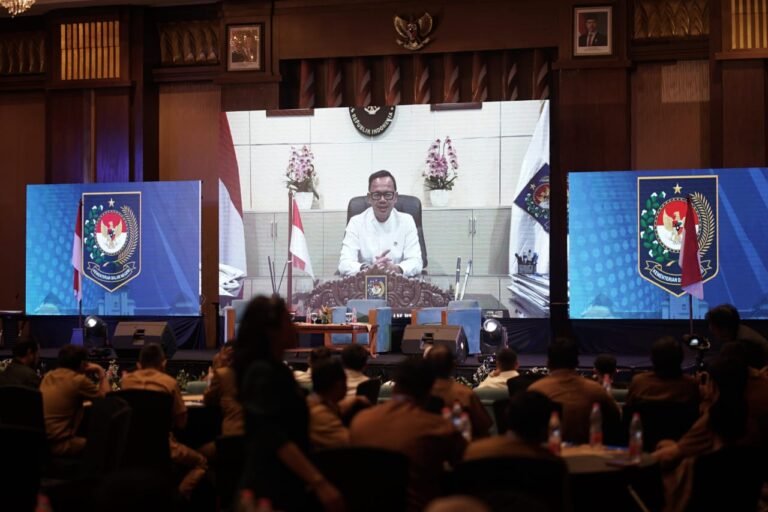 Untuk Tercapainya Target Pemerintah Pusat, Wamendagri sarankan Kades Se-Kabupaten Bekasi Untuk Bersinergi